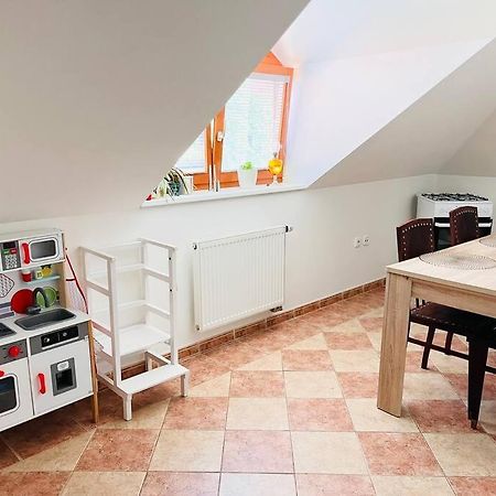 Apartman Se Zahradou 20 Minut Do Centra Prahy Ořech Екстериор снимка