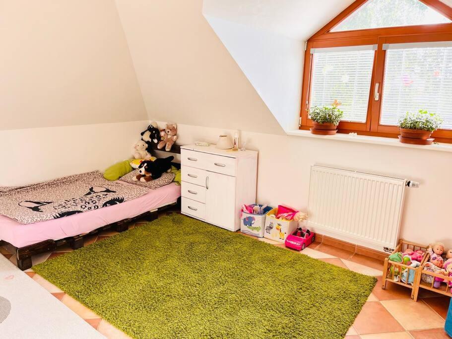 Apartman Se Zahradou 20 Minut Do Centra Prahy Ořech Екстериор снимка
