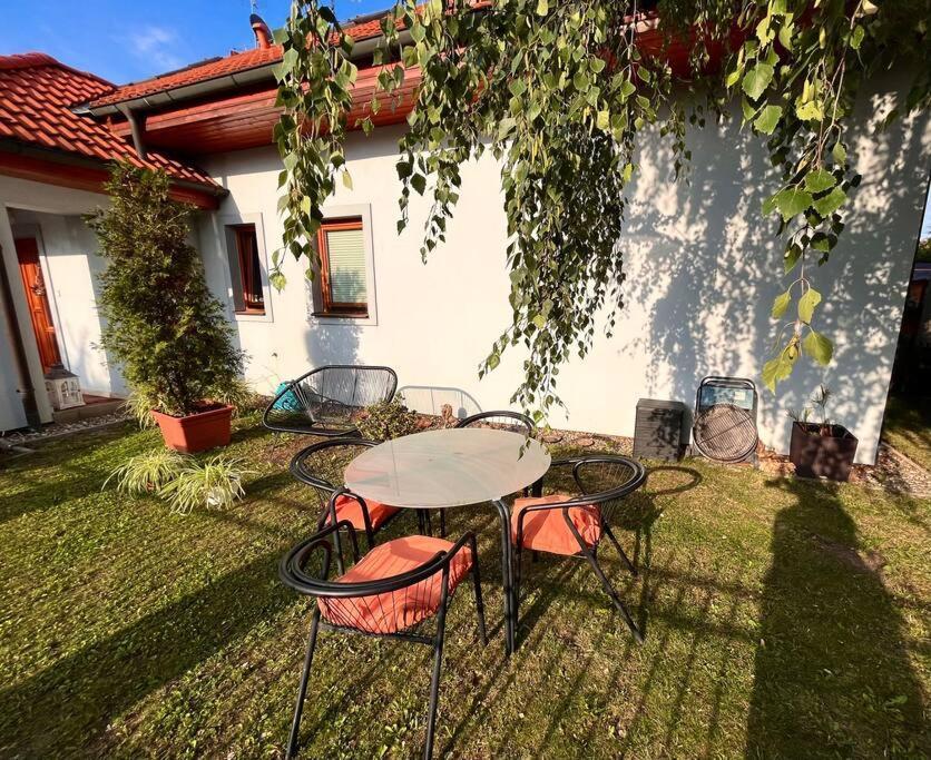 Apartman Se Zahradou 20 Minut Do Centra Prahy Ořech Екстериор снимка