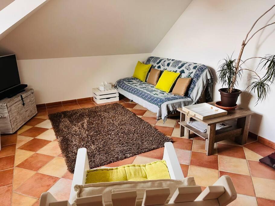 Apartman Se Zahradou 20 Minut Do Centra Prahy Ořech Екстериор снимка