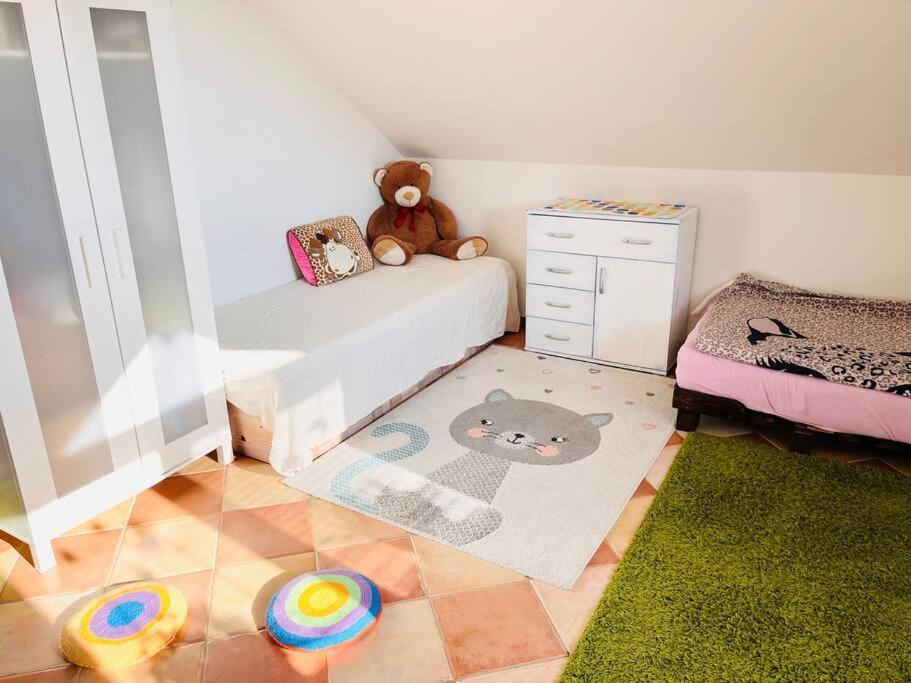 Apartman Se Zahradou 20 Minut Do Centra Prahy Ořech Екстериор снимка